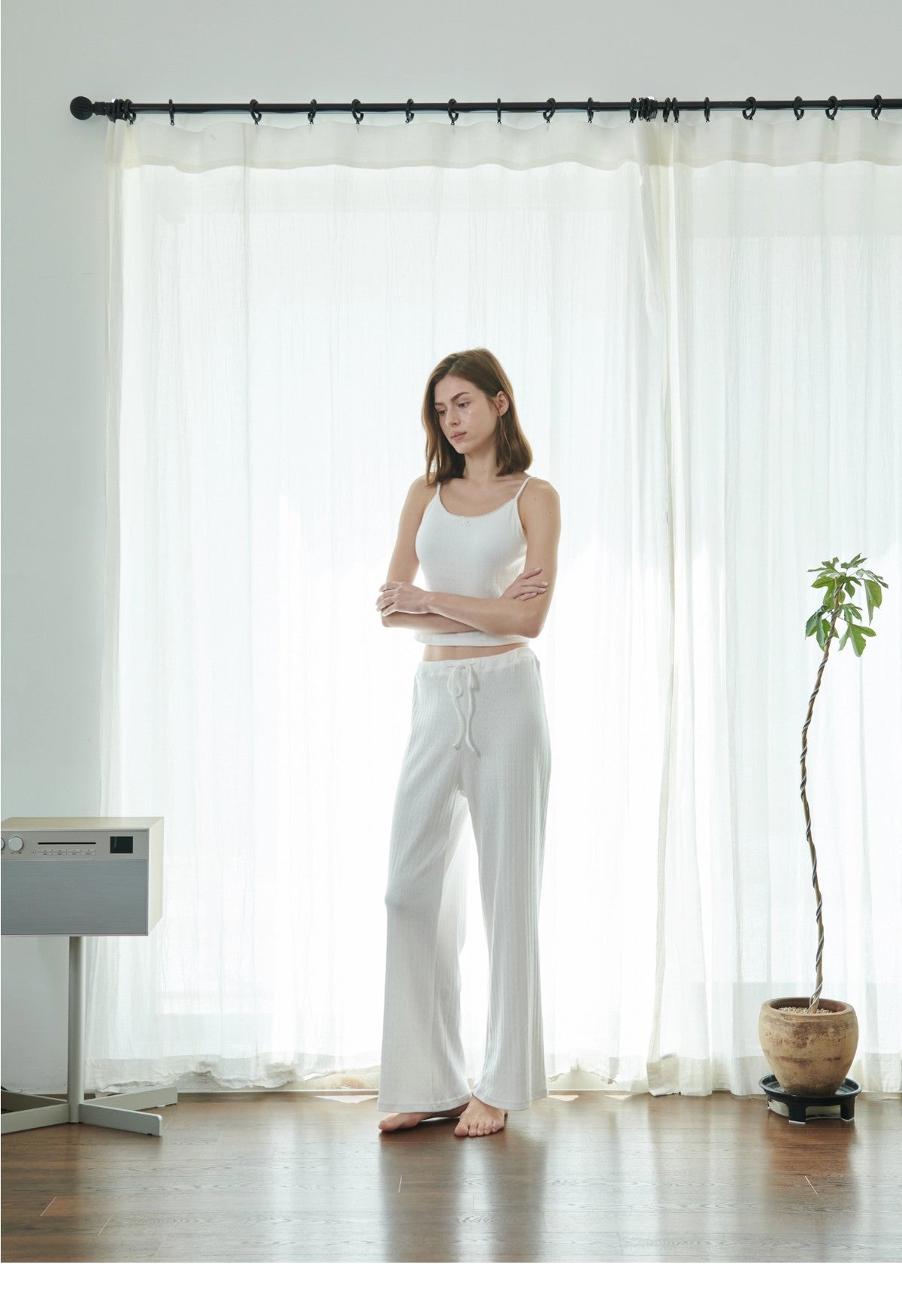 WHITE PANTS [NOWORRY]